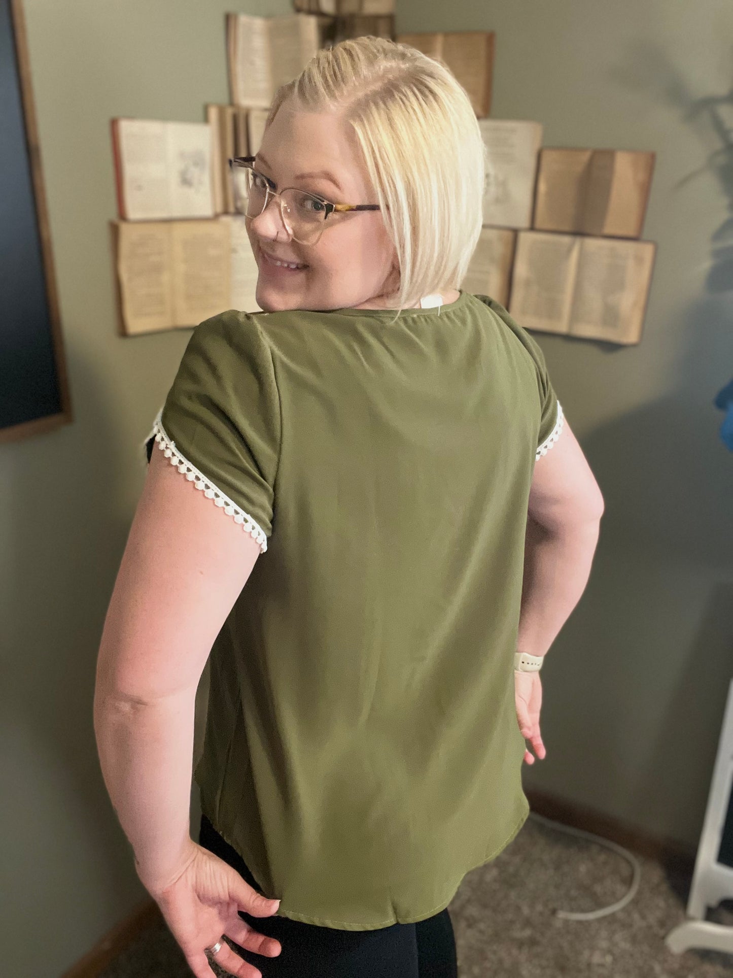 Green Solid Round Neck Cross Sleeves Lace Hem Tee