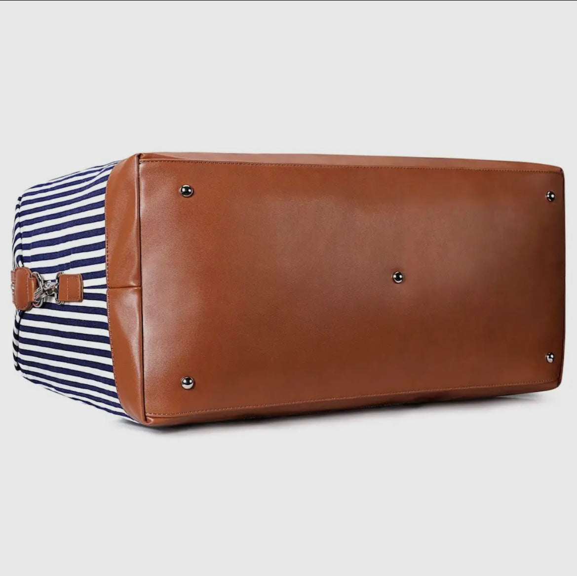 Canvas Weekender